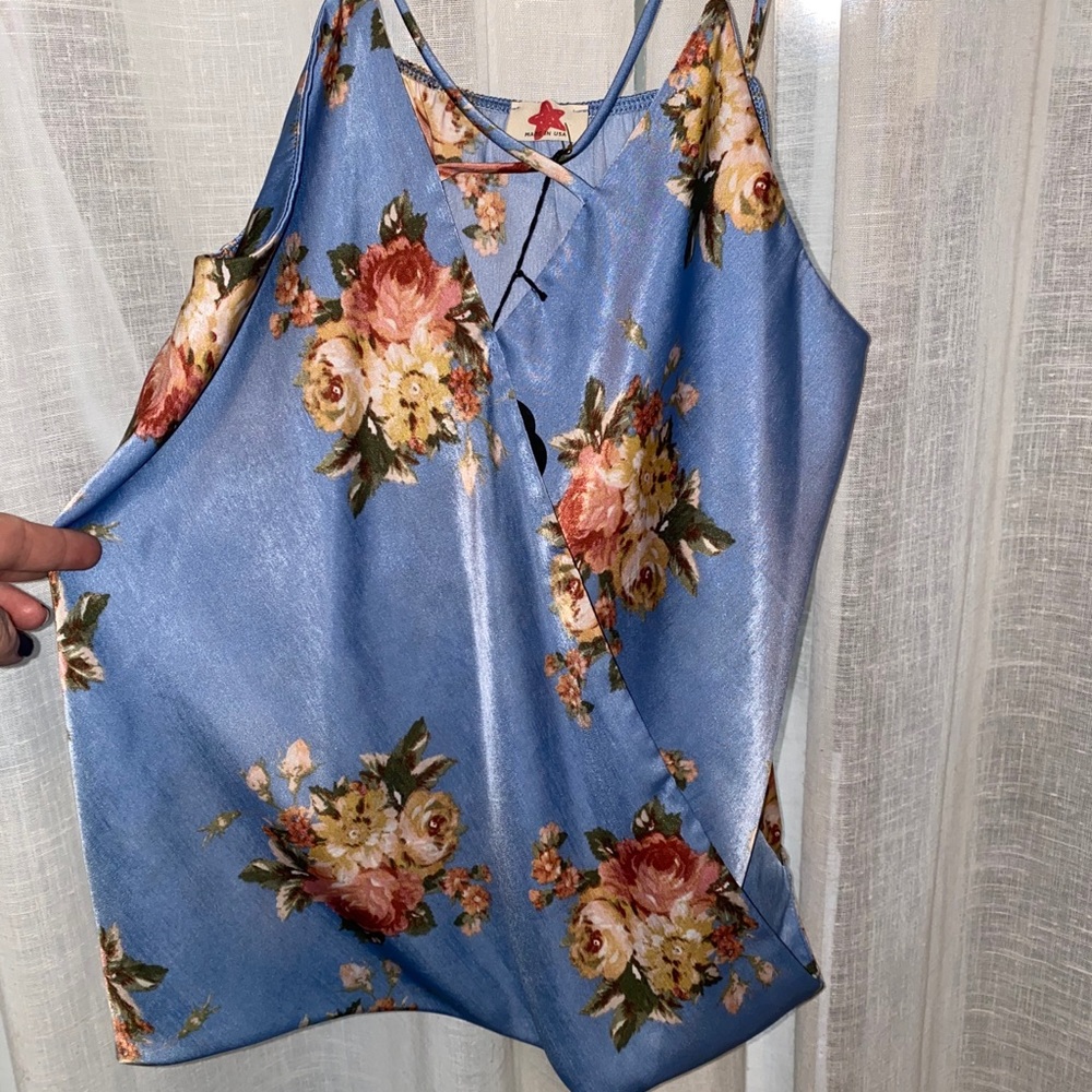 Flowy tank - Picture 2 of 2
